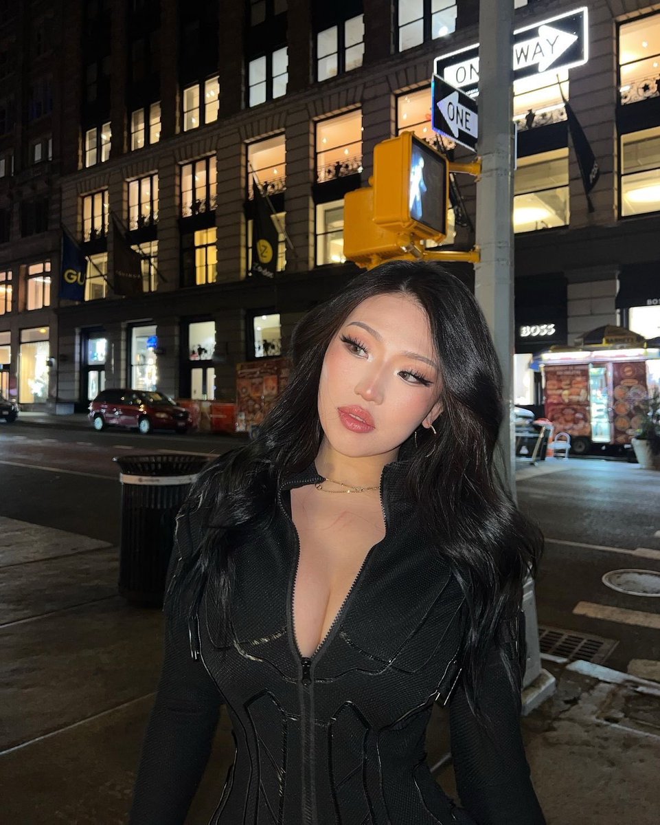 AbcDefgemh's tweet photo. Nina 🥵 https://t.co/PFThvkiMDa