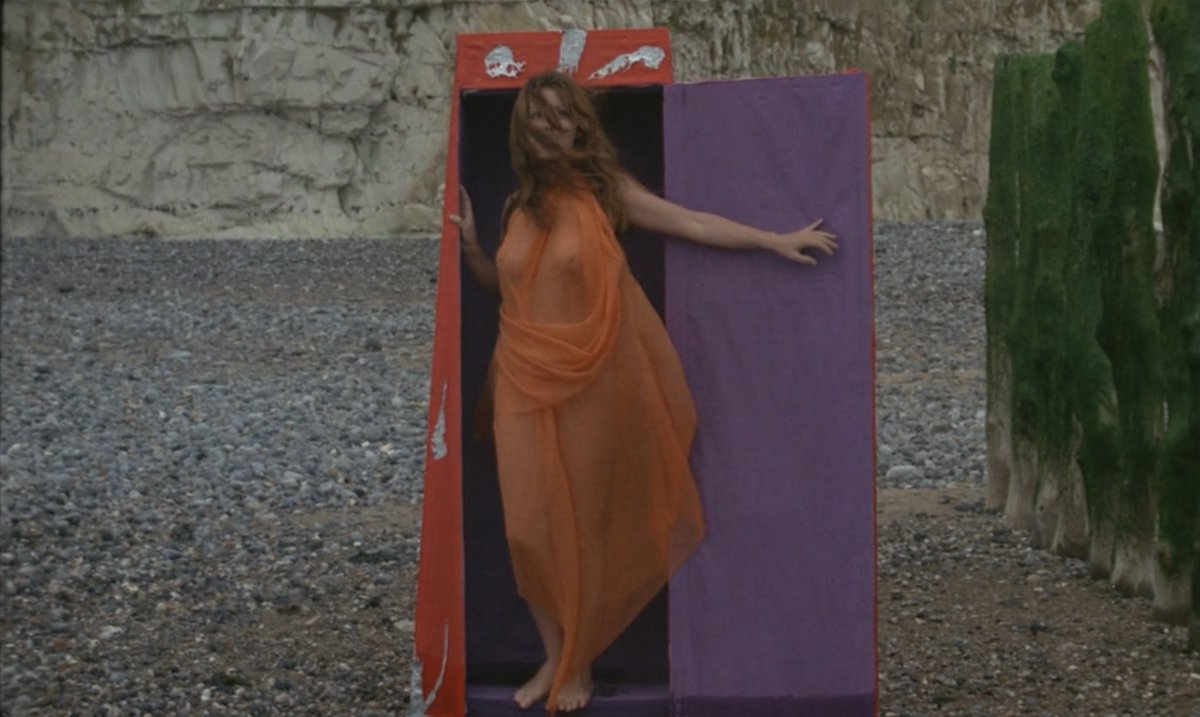 26mfhpod's tweet photo. La Vampire Nue | The Nude Vampire 
Jean Rollin • 1970 https://t.co/UxXJzWGoEY