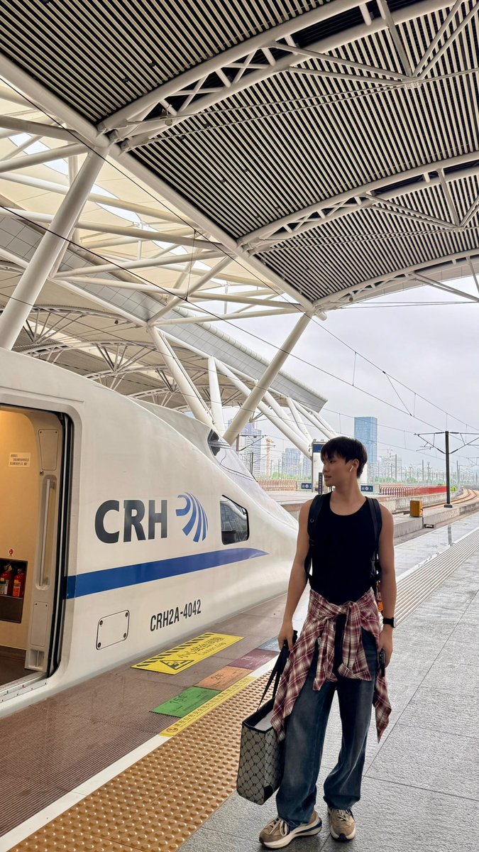 Jerrysonqi's tweet photo. 走走 https://t.co/XEkoXWINyu