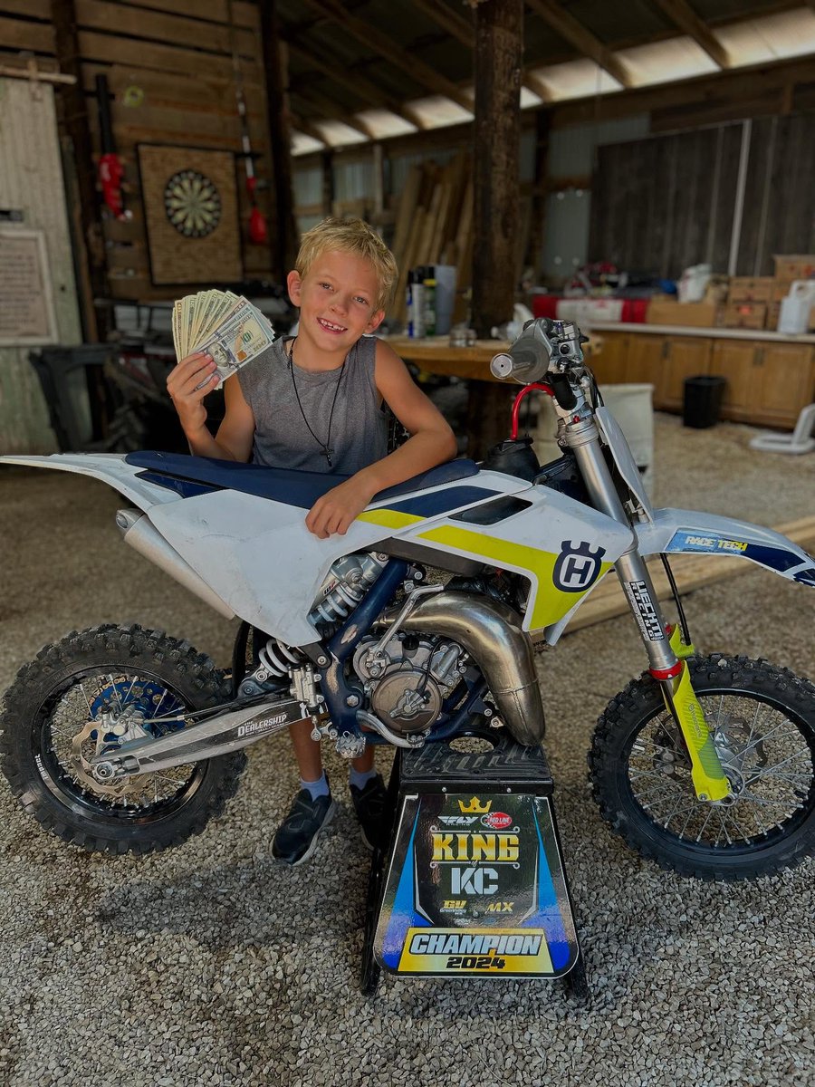 hicksjanet3545's tweet photo. This post wouldn’t have been possible without your incredible support for our son. He set a goal of $1, 200 for a “new” 65cc and reached it in record time by completing every job you offered. The dream came true, and he learned invaluable lessons https://t.co/XYXvTy5lYl