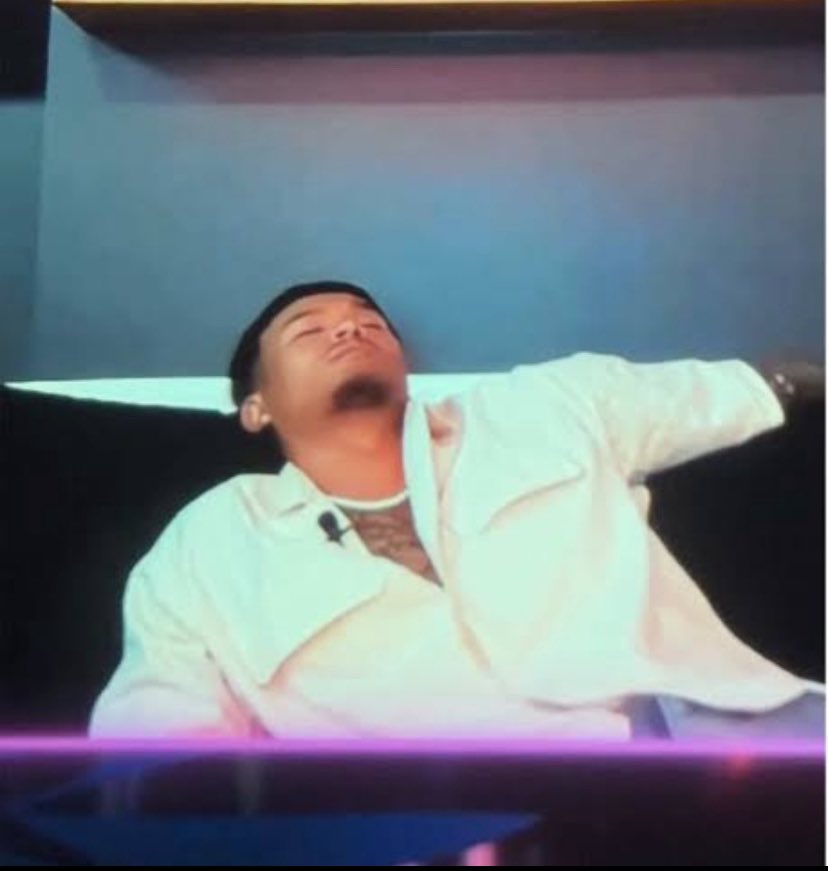 rat56146's tweet photo. The tradition is still alive 😭 https://t.co/5to63HcGKV