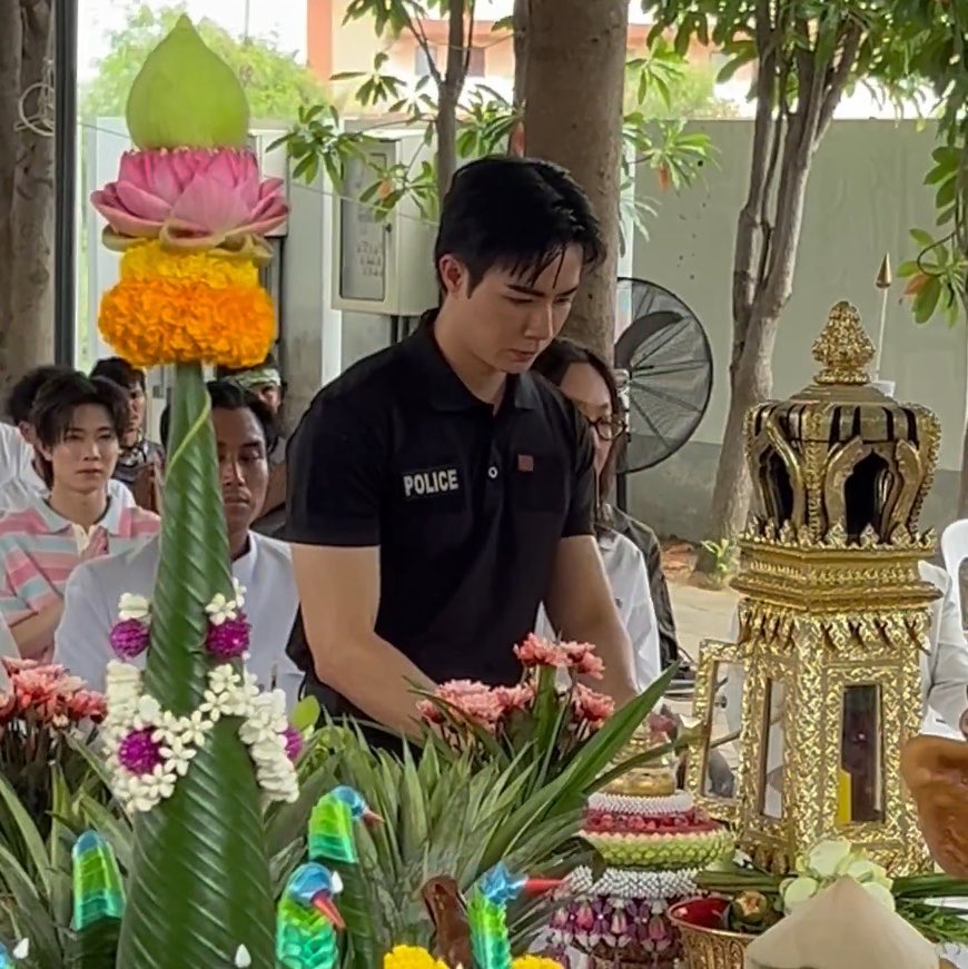 dear_uhigh55's tweet photo. พ��่ทำให้เด็กสาวทั้งประเทศอยากโดนจับเข้าลูกกรง

The D Dorm Worship
#บวงสรวงหอตัวดี https://t.co/1NDGmL8rkL