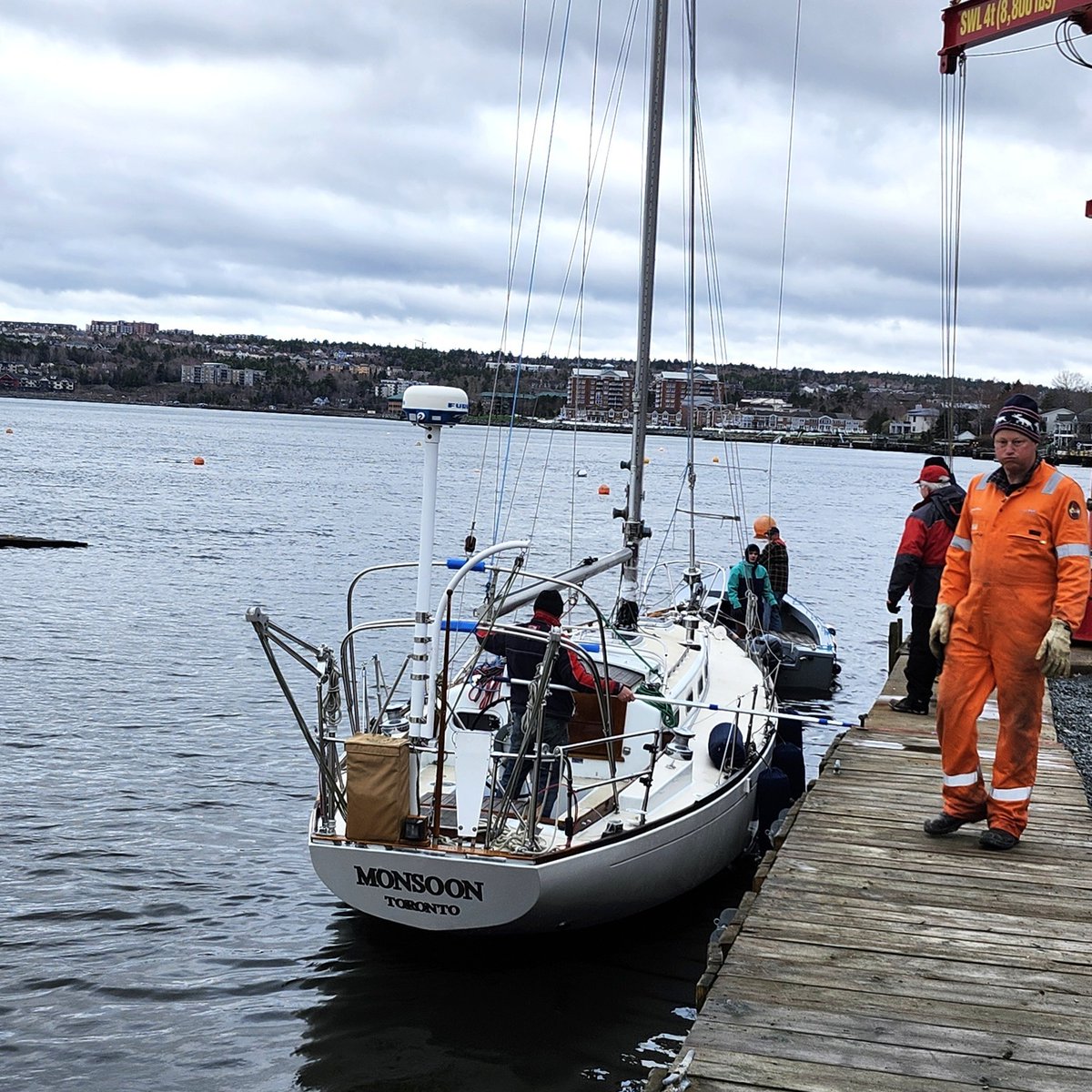 smithpeter4274's tweet photo. The forecast called for wind. We called it perfect launch conditions. Big boats are back in the water! Despite the blustery start, the launch went smoothly, and the first boat is right where she belongs. Huge thanks to the crew who made it happen. https://t.co/WOdpRPC4lq