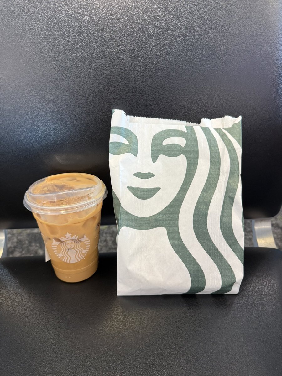 sacredbnes's tweet photo. travel meals today

tried a 100 cal “pumpkin spice” latte from starbucks this morning &amp; tbh it was so so good !! unfortunately i think i’m going to restart drinking energy drinks bc they’re the lowest cal caffeine option atm 💔 https://t.co/BB7PmGMu62