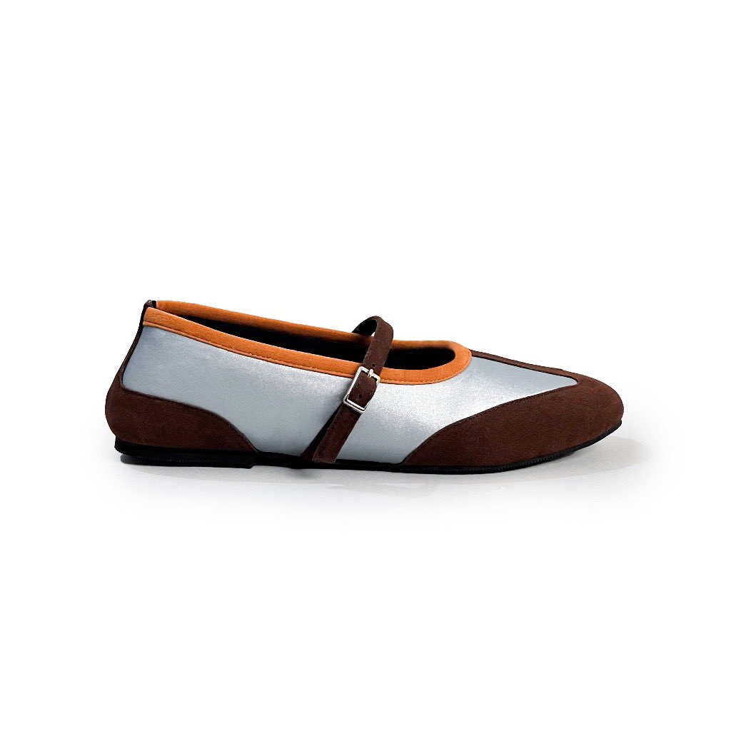 bailaafm's tweet photo. ✨ Mary Jane Flat Shoes ✨
 Cute look, nyaman dipakai seharian! 🤎
Premium synthetic leather + suede + linen canvas, dilengkapi soft double padding &amp; outsole anti-slip. 🫶

🍒 3 pilihan warna cantik 👣 Flat heel +1 cm

https://t.co/iuLJlQg3a6 https://t.co/f0sZlS0n5g