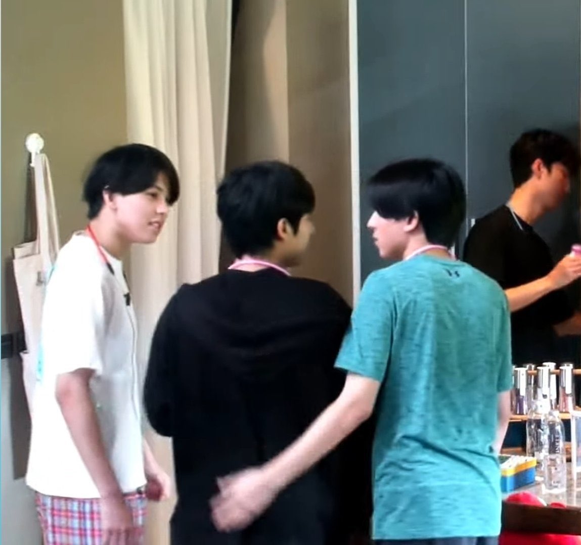 ars_jj7's tweet photo. คิดถึงเซฟเฮาส์ เด็กแฝดตัวติดนนนมาก 555 https://t.co/iGcZ6XGrvk