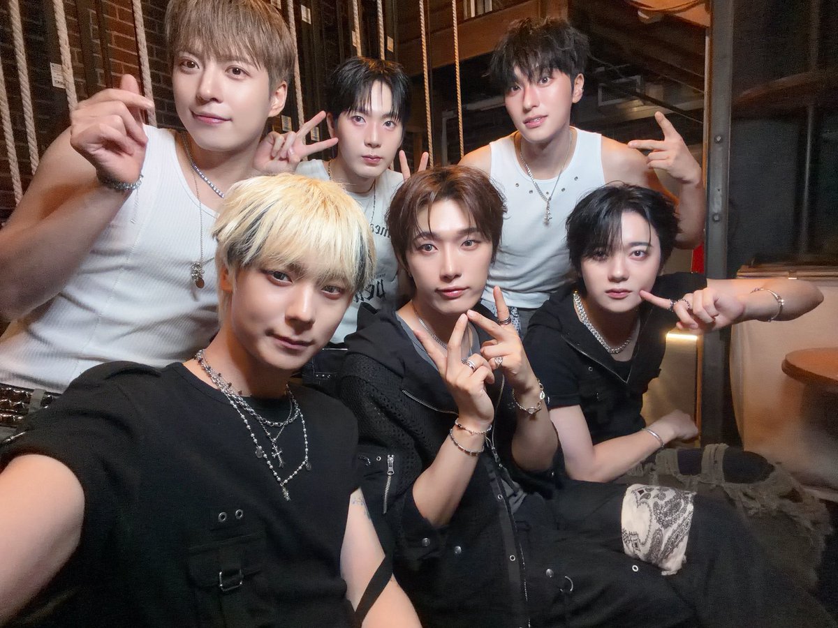 OmegaX_official's tweet photo. [📸]

2026 OMEGA X TOUR 'NO LIMIT' IN U.S. 🇺🇸

Thank you INDIANAPOLIS ! 😚

#OMEGA_X #오메가엑스 #OMEGA_X_NOLIMIT_TOUR https://t.co/HvwALPCAUF