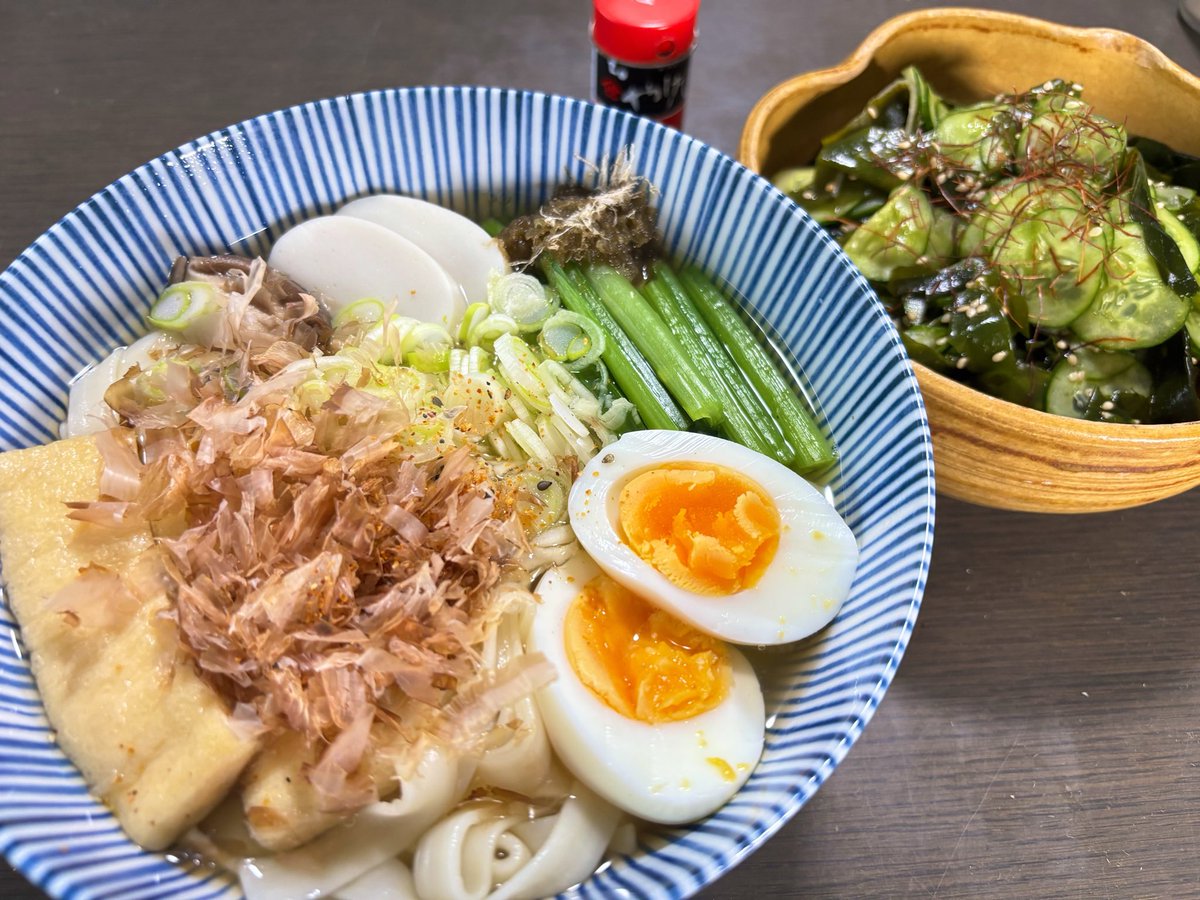 m_rinji's tweet photo. 昼はマフェ(私の作:セネガルなど西アフリカの料理)黒米添えです。鶏肉(牛肉を使うレシピもあるそうです)のトマト煮的なシチューに、ピーナッツペースト、オクラが入るのが特徴です。朝はきしめん、胡瓜ワカメ酢(共に妻作)でした。 https://t.co/MiRF7Rcffz