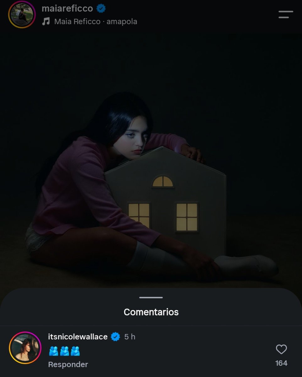 stcssel's tweet photo. asha and nicole supporting maia on her debut EP 🥺💘💘 https://t.co/gc3F9cdgp0