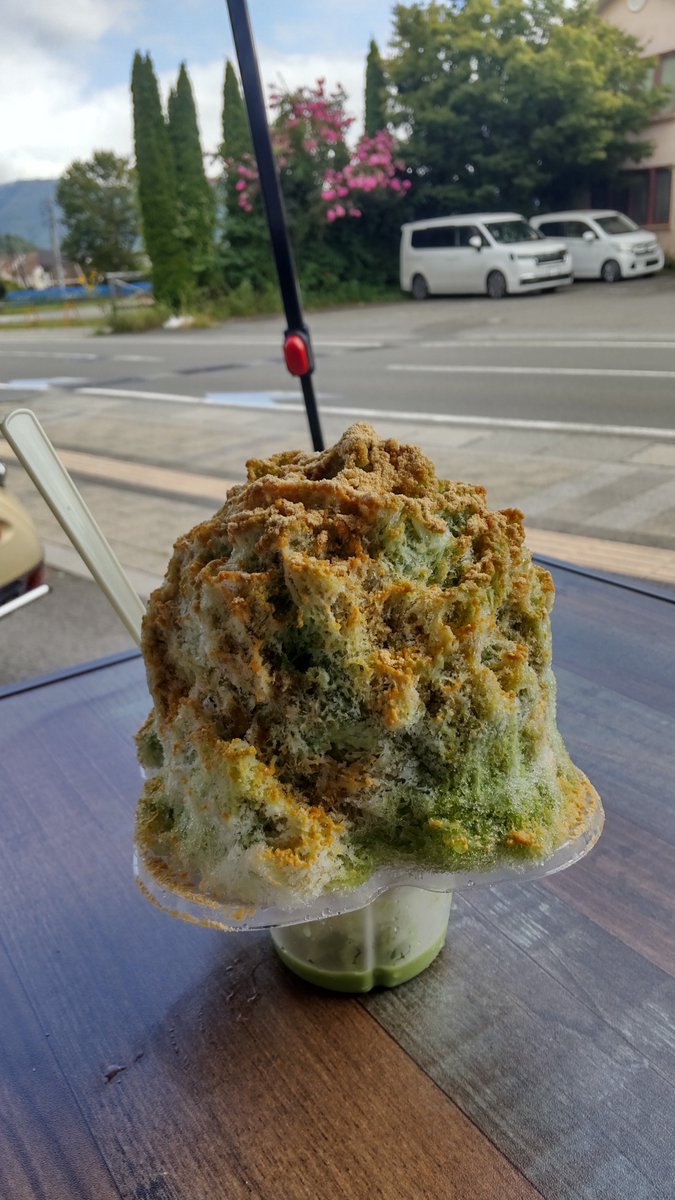 GGR1122's tweet photo. 河口湖まで来たけれど富士山は雲隠れ🗻
かき氷食べて帰ります🍧 https://t.co/eZ4f8j1xD3