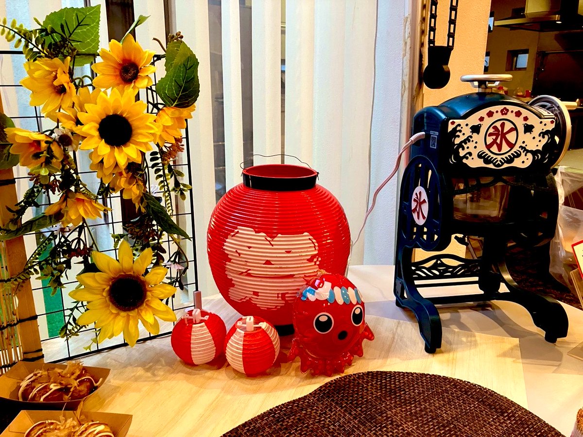 juerias's tweet photo. 先日8/29(土)のジュエリアス夏祭りパーティーは大盛り上がりでした🌻✨

ご参加いただいた皆様ありがとうございました😊

次回は9/26(土)のハワイアンパーティーです🌺

早くも先行予約受付中✨↓
https://t.co/CF5rCJhkTV

※写真は夏祭りフードの一部です🍧😋 https://t.co/edLIBbTTB6