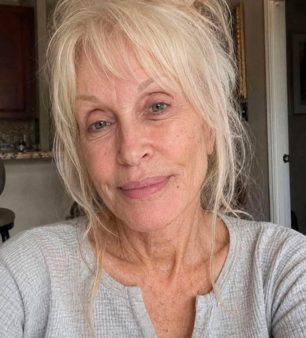 Jassmini2's tweet photo. Even without her makeup, Dolly exuded a virtuous, natural elegance, made picture perfect by the generous simplicity and magnanimous regality of her beautiful heart.

When she entered the gates of heaven, welcoming angels bowed their heads in reverent respect and jubilant admiration.