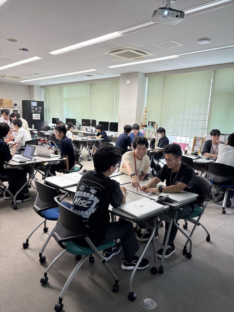 set_official's tweet photo. 【名電高大連携交流会】

愛知工業大学名電高等学校の情報システム部と、高大連携交流会を開催しました✨️

高校生・大学生それぞれがLTを行いました。
発表はどれもレベルが高く、質疑応答も盛り上がりました🔥

このような機会を頂き、ありがとうございました🙇‍♀️

#AITシス研 #愛工大 #AIT #名電 https://t.co/GDXS39Wwuc