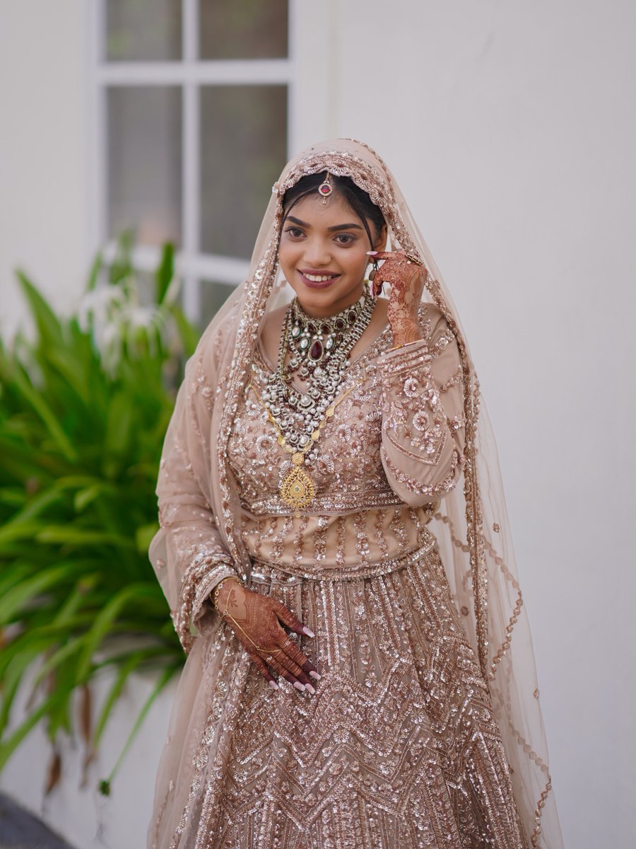 andrececoni's tweet photo. A little glam, a lot of love—helping every bride feel like the most beautiful version of herself. https://t.co/DwAzeHOd4K