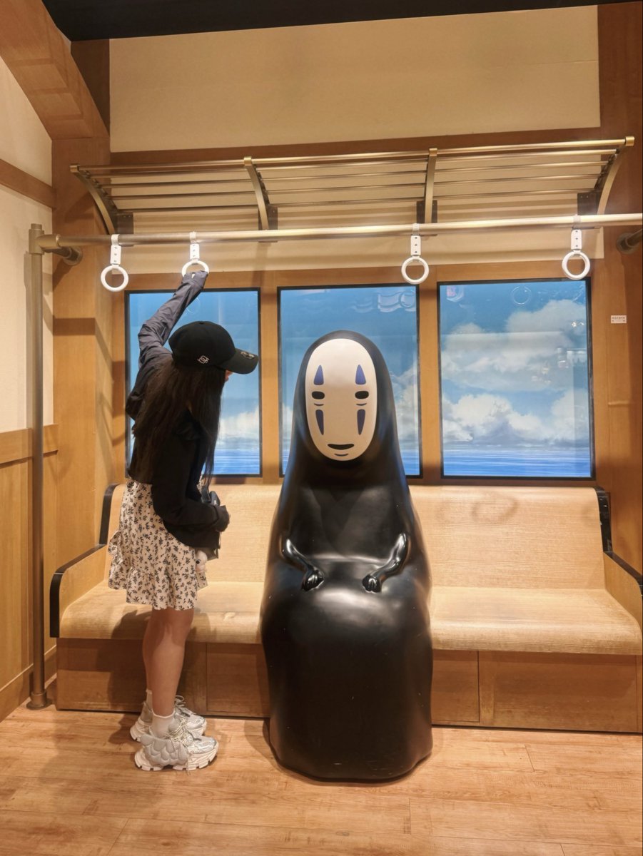 _mikufujisaki_'s tweet photo. なんか電車にいた https://t.co/gGj8dl7VBB