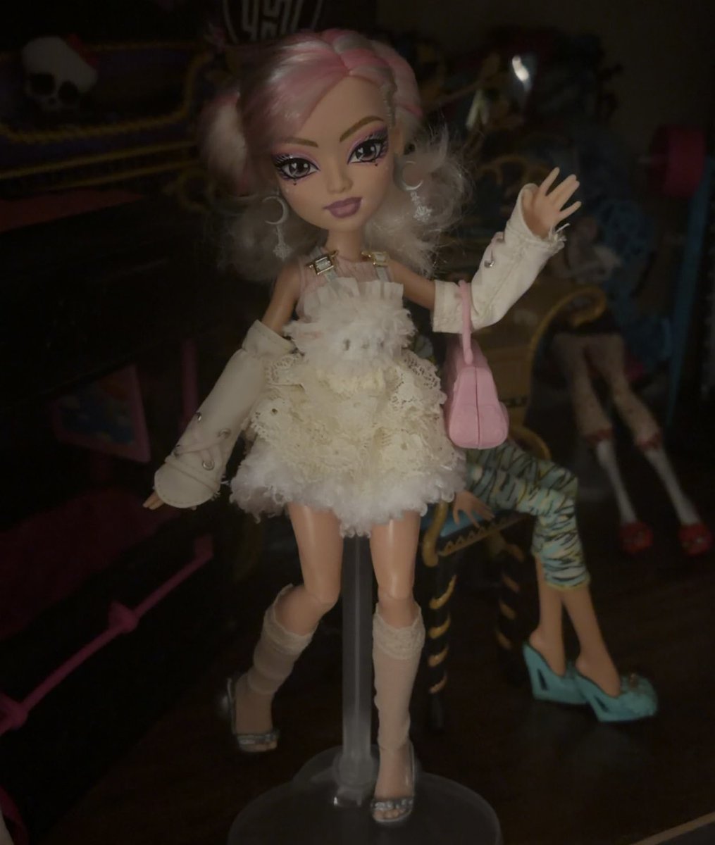 consumedolls's tweet photo. My Carina Song restyle 🥹 https://t.co/R3SG4IY2kz