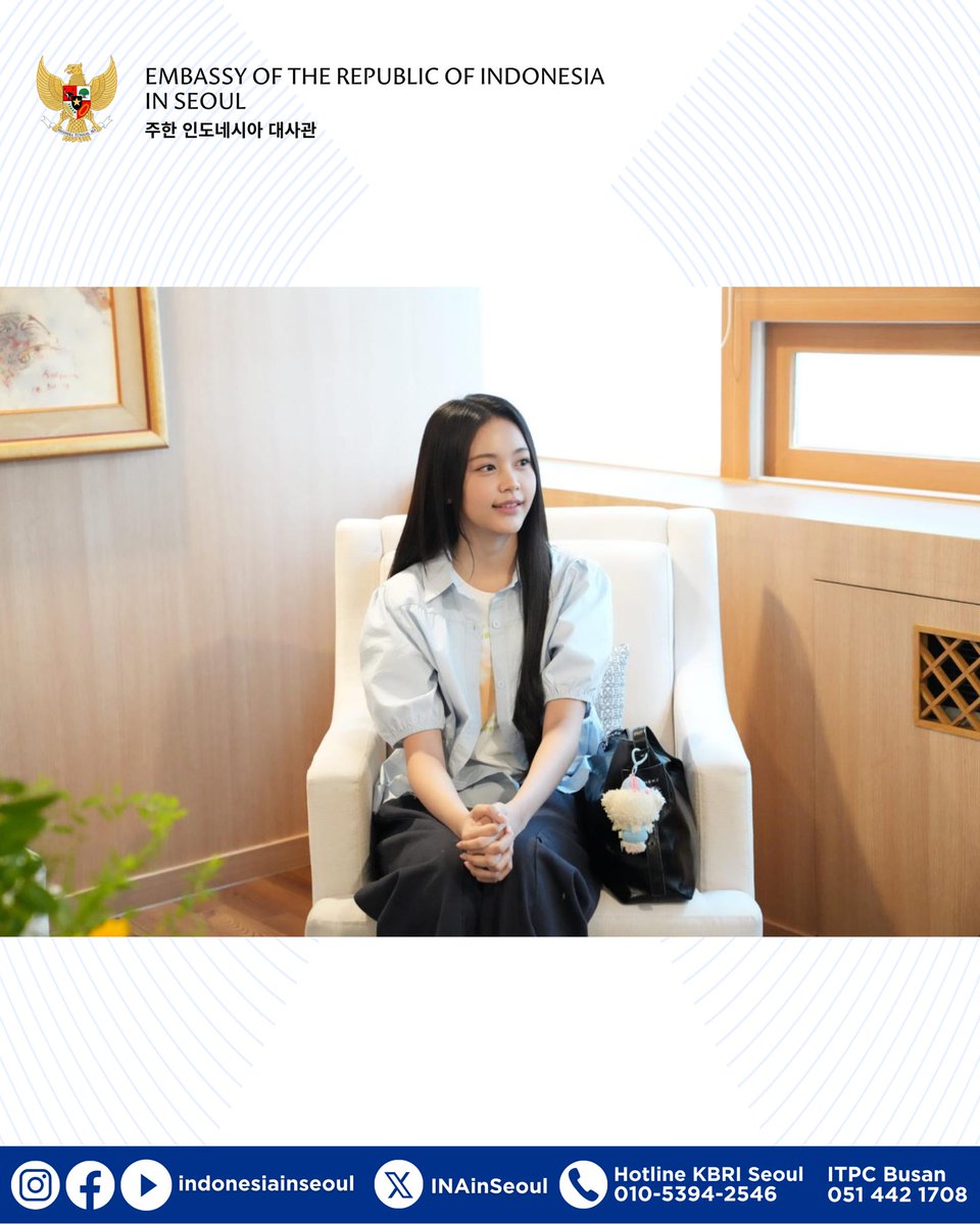INAinSeoul's tweet photo. Pada 24 Agustus 2026, Carmen, anggota Hearts2Hearts asal Indonesia, di tengah jadwalnya yang padat, berkesempatan berkunjung ke KBRI Seoul dan bersilaturahmi dengan Duta Besar RI Seoul, Bapak Cecep Herawan. 🇮🇩🇰🇷 https://t.co/rzOG8E5U9f