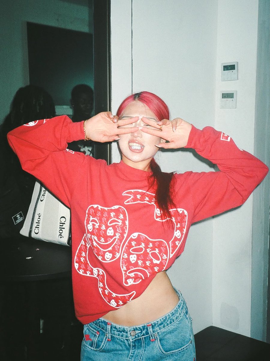 NinaDaddyUpdate's tweet photo. Pictures of Nina Lin taken at a listening party in NYC last week 🔥 https://t.co/gdVxpEdJAQ