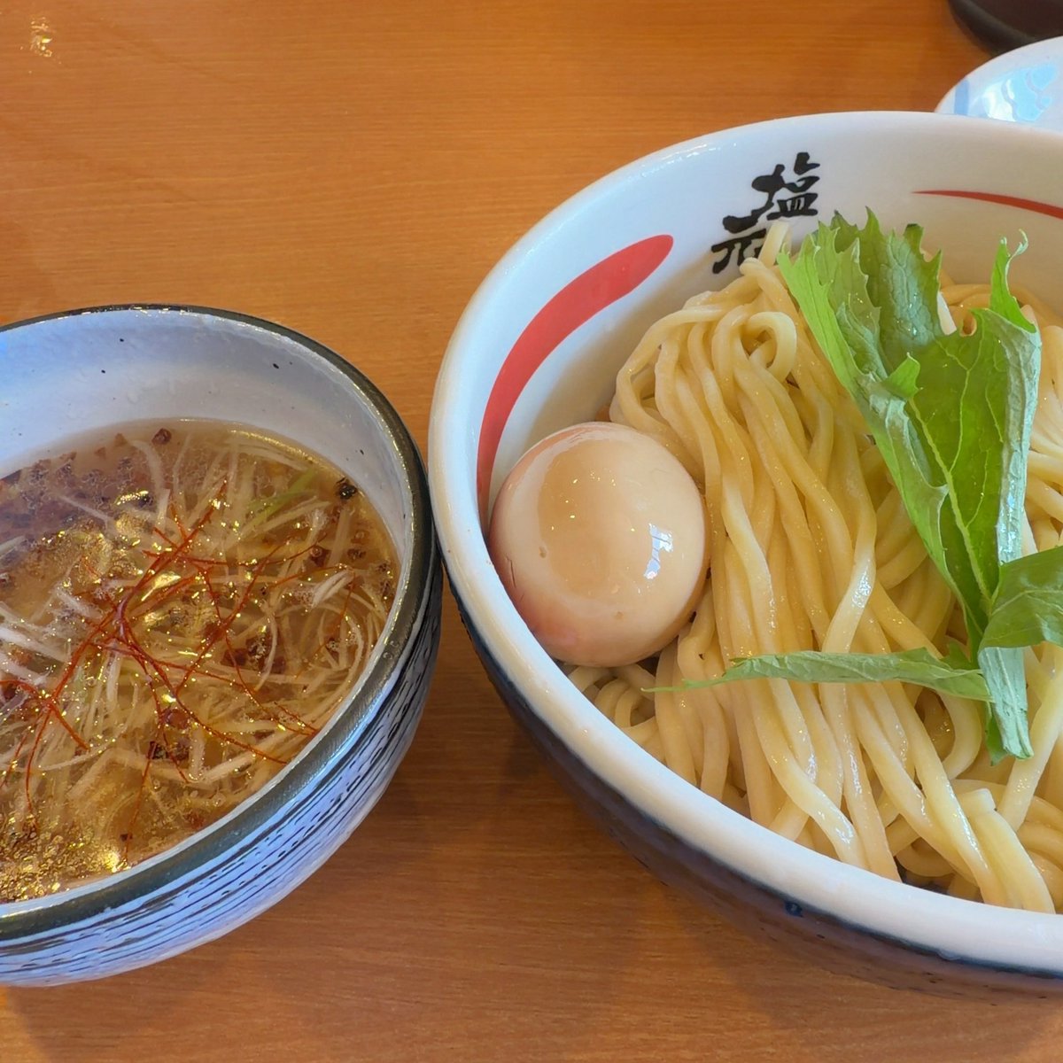 ogaken_men's tweet photo. 塩元帥 高槻店
塩つけ麺 半焼飯

塩つけ麺が予想外（失礼）に美味しかった👍

#つけ麺 https://t.co/I8oy3oJp7J
