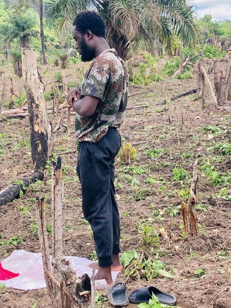 Miss_Halimatu's tweet photo. Your Salah is your daily meeting with Allah.☝🏻 MashaAllah, TabarakAllah! 🤲🏽❤️ https://t.co/HgY8MgkYNQ