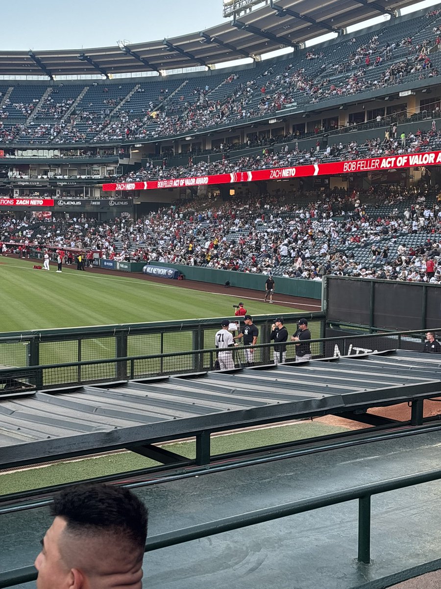 thekooifish's tweet photo. Game 1 of 3 vs the Angels–west coast fans, check in https://t.co/y74chIeAGw