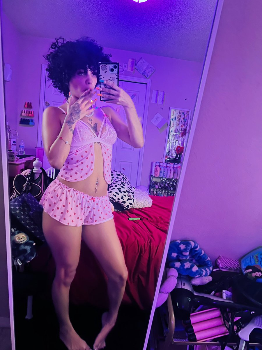 Lilyhlt4's tweet photo. Ask for prices rn baby #buyingcontent  #nsfwtwt #horny #sellingcontent https://t.co/W5EHCQn8gr