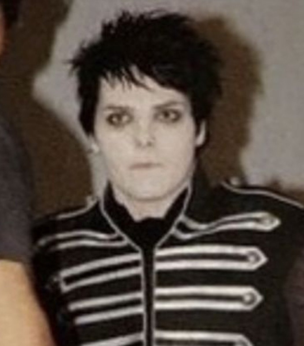 s0mn0lentt's tweet photo. aw my beaufiful corpse wife looks the exact same after all these years🖤 https://t.co/mqdE1nK80Q