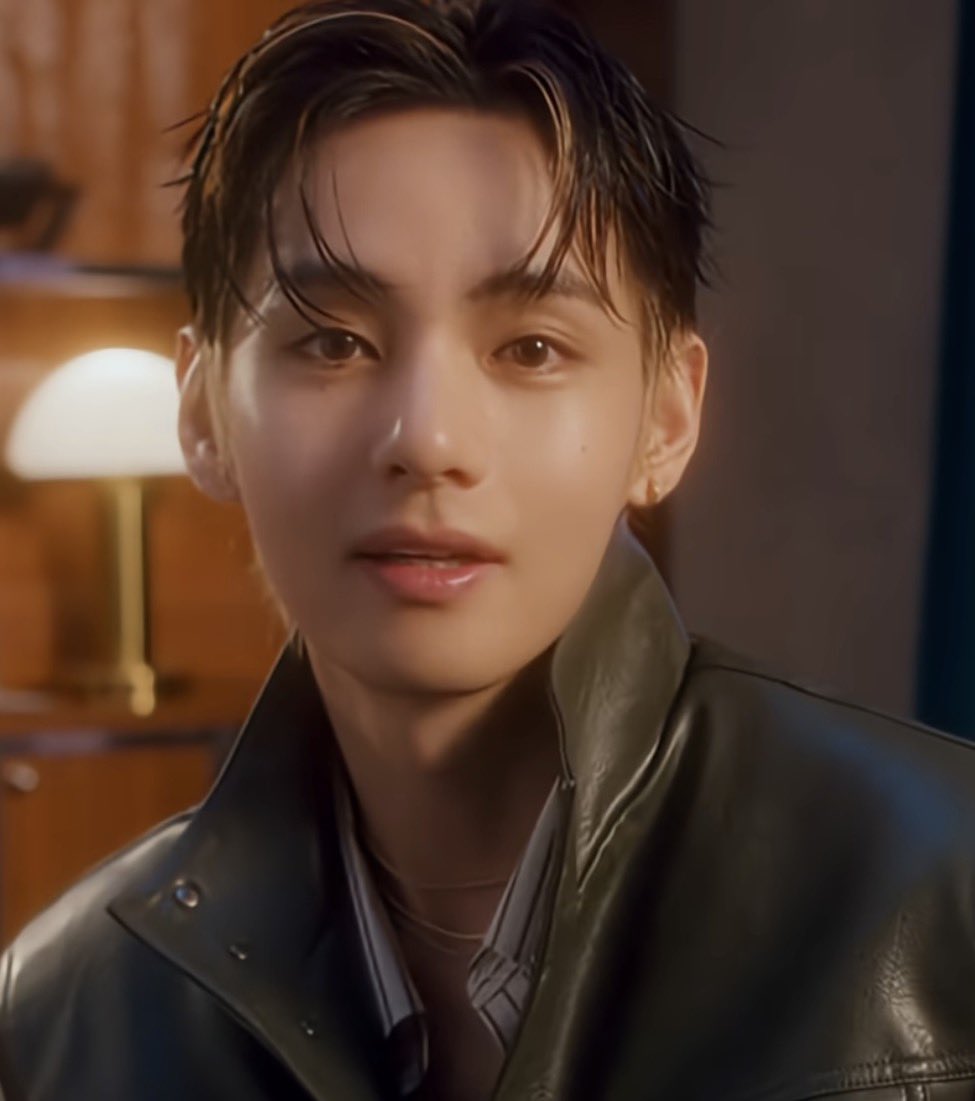 BTSVSpain's tweet photo. JINRO nos dejó una nueva publicación con Kim Taehyung 🥹 Hasta el momento que ajusta la cámara… aaawwwaa que lindo es 🤧

Nuestro IG en la sección de RT: https://t.co/xxbYiTIZqd
YT Global https://t.co/0TLN25P0Fn
YT Japan https://t.co/RFRCaVSWl3

JINRO GLOBAL AMBASSADOR V
KIM TAEHYUNG FOR JINRO
#TAEHYUNGxJINRO #VxJINRO