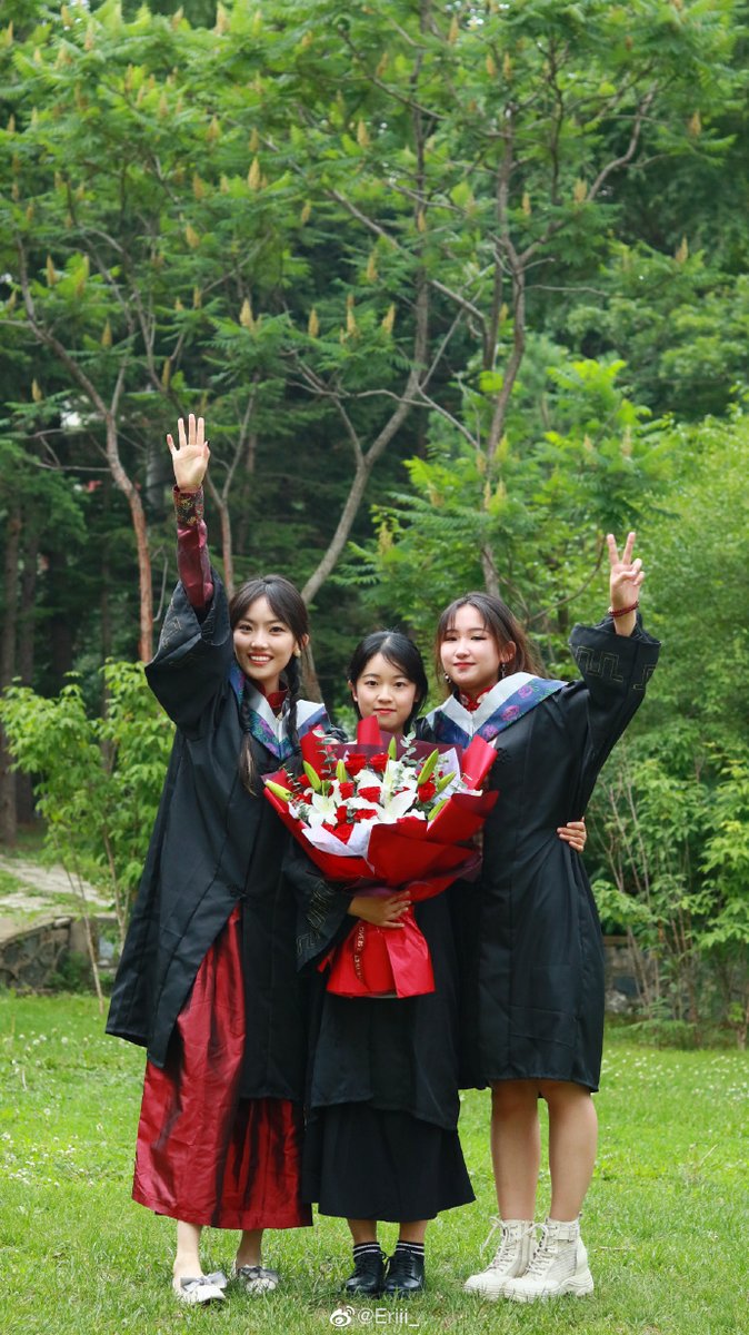 marserm19's tweet photo. Graduation check  Grateful for every laugh, late-night study session, and memory that made these years unforgettable. Here’s to the next chapter—let’s make it count! https://t.co/syy3PXiVib