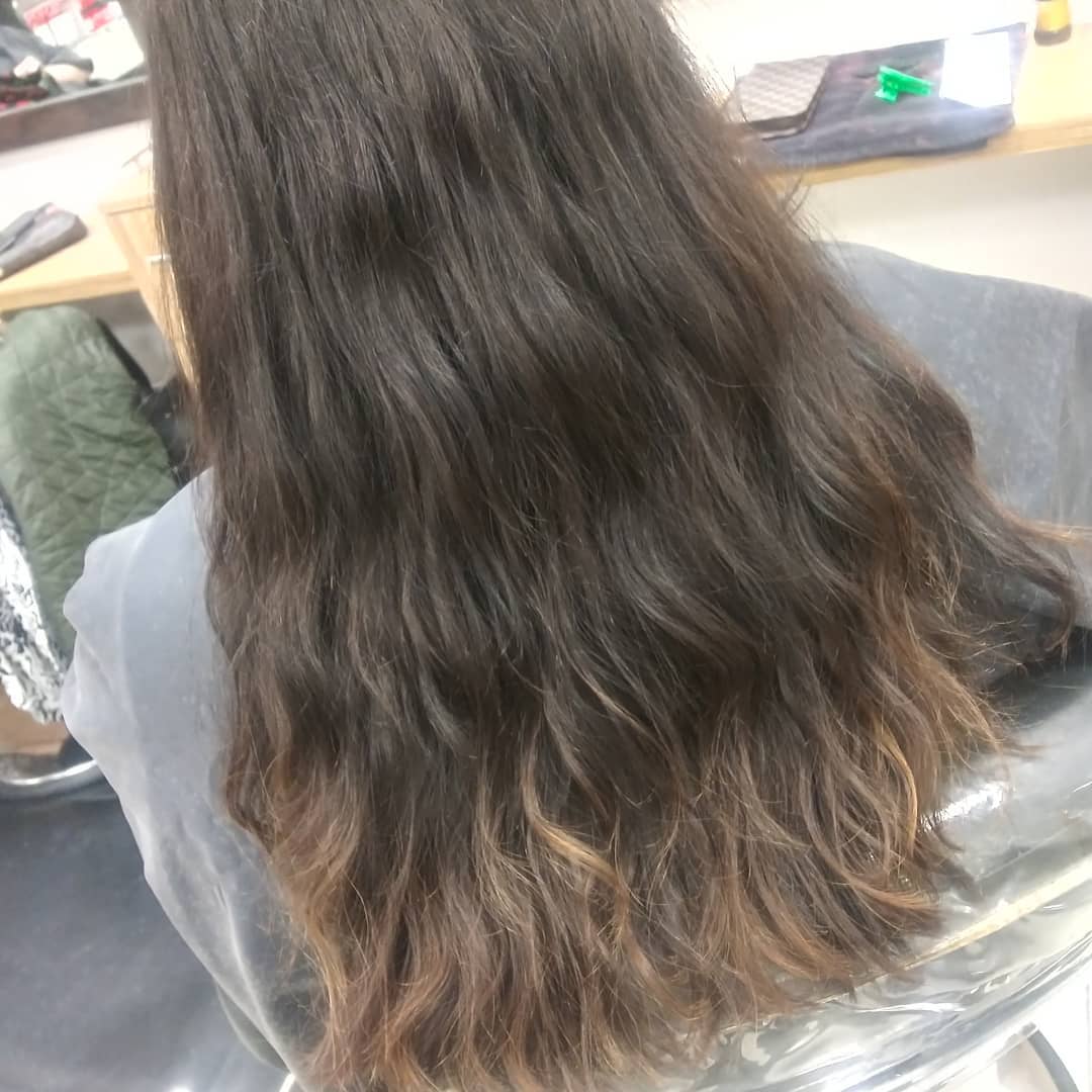 RayleneMokiao's tweet photo. Starting the new year by letting go of dead weight. Amazing what the right highlights can do for your complexion. https://t.co/uMcJuQLUcs