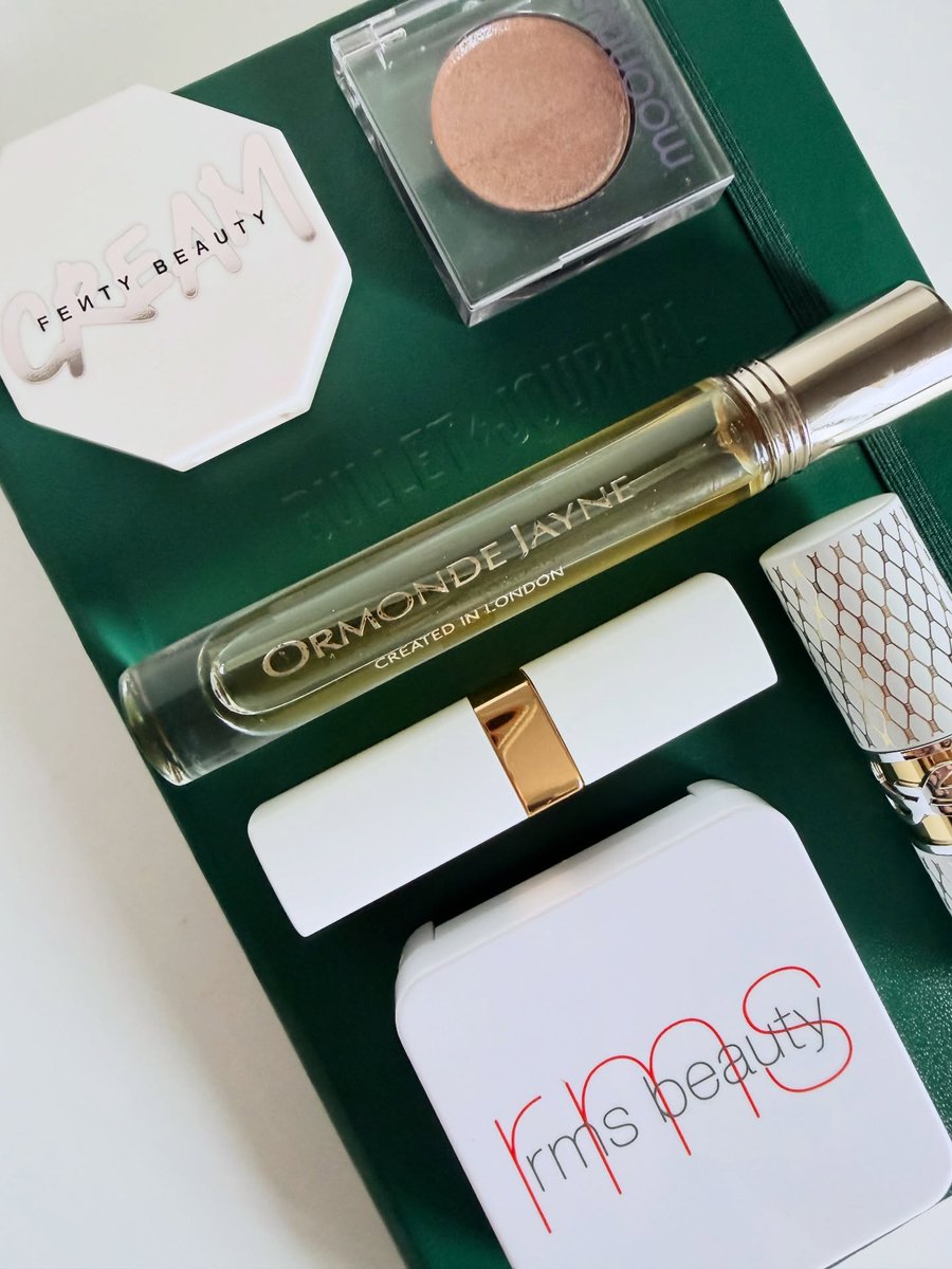 PorshaSiegkh's tweet photo. White details, with ad/pr gifted items except Chanel and Fenty. Hope everyone is having a lovely Wednesday. We’ve had every type of weather in one day. Makeup, fragrance, beauty and a little White Wednesday aesthetic. https://t.co/N7Tvrq0gR4