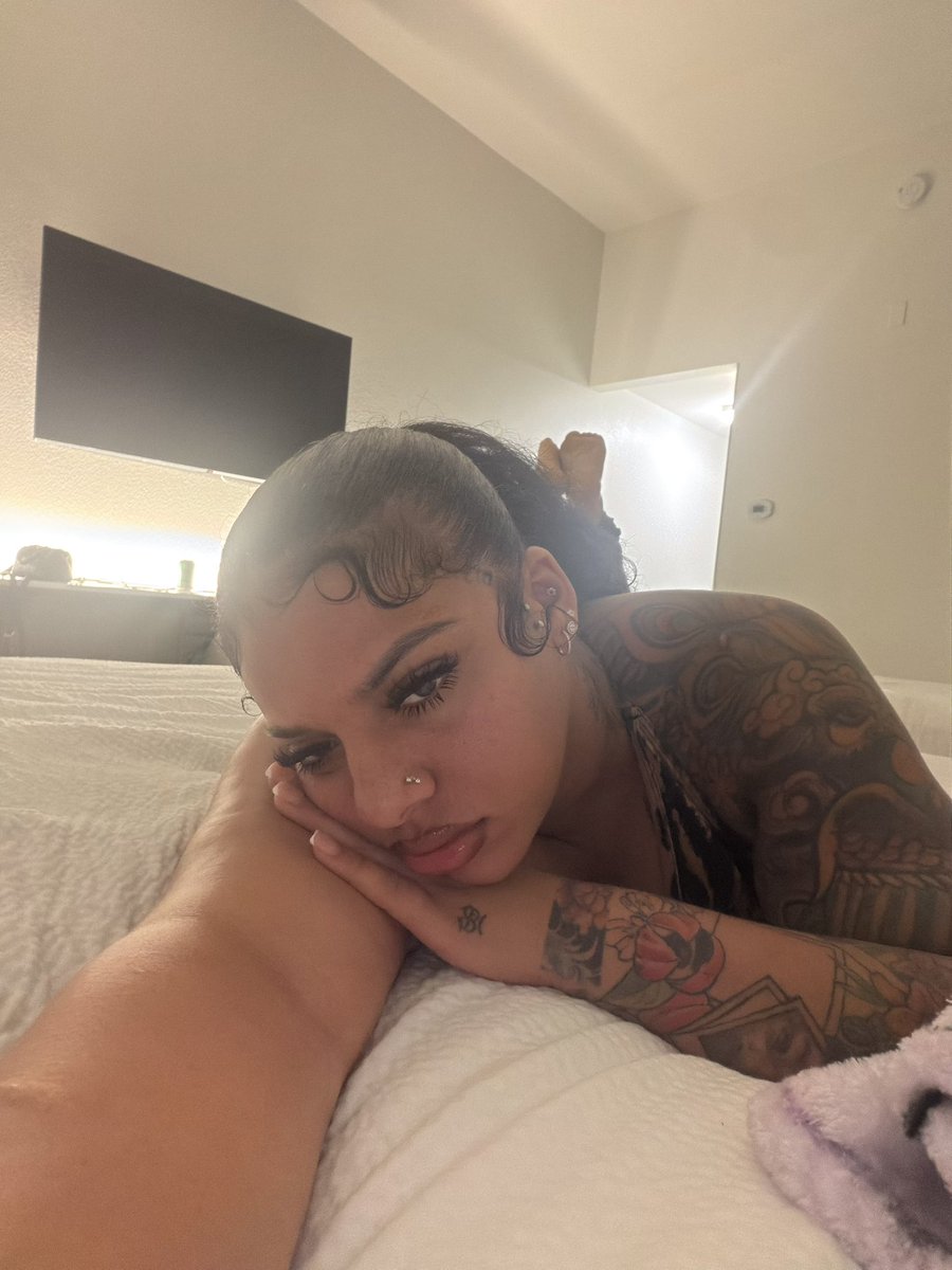 MikaylaSaravia's tweet photo. https://t.co/BUylwZGEQ8 🤭 https://t.co/cktssTTb0X