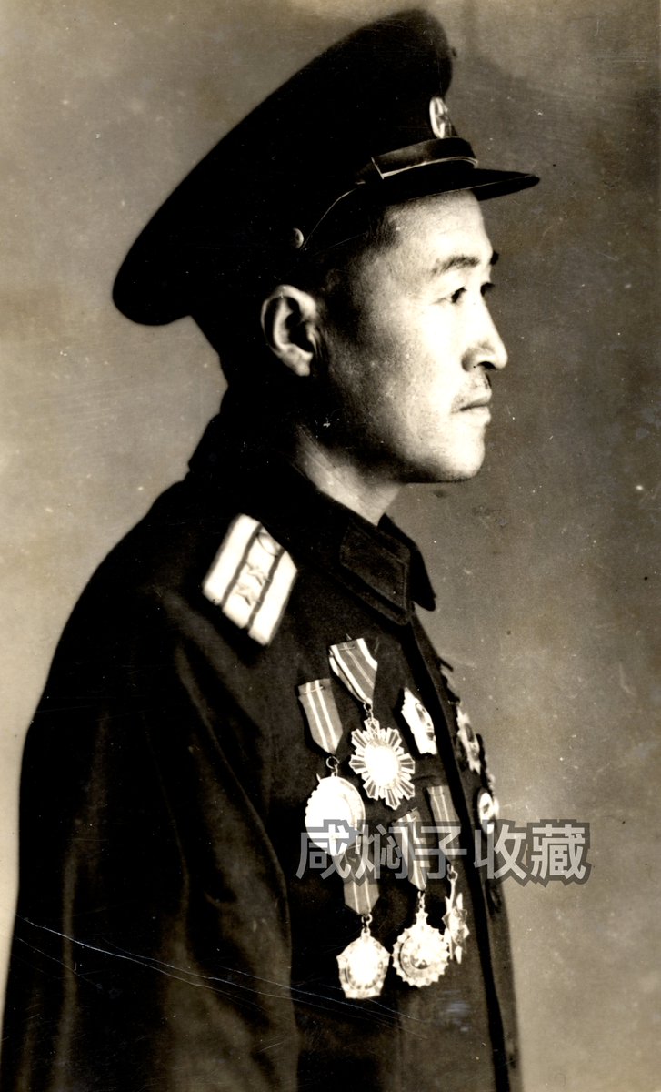 Samcheolli's tweet photo. 🇨🇳 People's Liberation Army Hero Bao Renchuan's Portrait Photos (1950s)

Two original undated portrait photographs of People’s Liberation Army war hero Bao Renchuan (鲍仁川), wearing a Type 55 uniform with the rank of Lieutenant Colonel (中校), taken in the late 1950s or early 1960s.

Bao Renchuan was born in 1923 in Yugezhuang Village, Laiyang County (now Laiyang City), Shandong Province. He enlisted in a plainclothes unit of the Fifth Detachment of the Eighth Route Army in 1941 and fought against Japanese forces, joining the Chinese Communist Party in July 1942.

Bao Renchuan was declared a national war hero for his actions during the Liaoshen Campaign in Northeast China in October 1948. At the time, he served as Deputy Battalion Commander of the 1st Battalion, 34th Regiment, 12th Division, 4th Column of the Northeast Field Army. During the fierce defence of Tashan, he led his unit against repeated assaults by Nationalist Chinese forces from the elite 95th Division, who had overwhelming firepower using aircraft, artillery, and naval bombardments. After each day’s fighting, he personally directed nighttime repairs to the defensive fortifications.

On one occasion, Bao Renchuan led thirteen soldiers in a counterattack against the remnants of an enemy regiment, killing its commanding officer, destroying the artillery positions of two enemy companies, and forcing the remaining enemy troops to surrender.

After six days and nights of continuous combat, Bao Renchuan successfully defended Tashan. For his actions, he earned the moniker “Hero of Tashan,” was awarded a company banner titled “Steadfast as Mount Ta,” and saw the 34th Regiment receive the honorary title “Hero Company of Tashan.” Reportedly, only 21 soldiers of the 34th Regiment remained alive at the end of the battle. Following Tashan, he continued to fight in the campaigns of Northern China and Central-Southern China.

Throughout his service during the War of Resistance and the Chinese Civil War, Bao Renchuan received a total of nine meritorious commendations, a Medal of Mao Zedong, two Hero Medals, two Labour Medals, a Valiant Hardship Medal, a Medal of Independence and Freedom, a 3rd Class Order of Liberation, and numerous campaign medals. The majority of these awards were from the Northeast Democratic United Forces, later reorganized as the Fourth Field Army. In September 1950, he attended the National Conference of Combat Heroes, where he was received by Chairman Mao Zedong and other senior leaders.

After the Chinese Civil War, Bao Renchuan continued his military career quietly, though he was occasionally quoted in newspapers praising the achievements of the People’s Volunteer Army in Korea. He retired in 1977 and was resettled at the Laiyang Military Retirees’ Sanatorium. During his retirement, he reportedly spoke little of his wartime achievements and passed away on September 6th 1981.