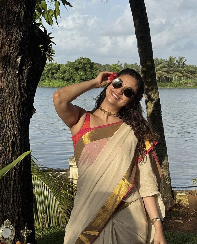 nowalivepool's tweet photo. Ufffff🥵🥵🥵🔥🔥🔥🔥 Finally K@…..Thilgam Keerthy Showed some Snacks for us!!!!!

Those armpits and Hip Curve🥵🥵🥵🥵💦💦💦💦💦💦💦

Waiting for that one day she’ll reveal her hole 💦

#keerthysuresh https://t.co/7KPkLbTRsT
