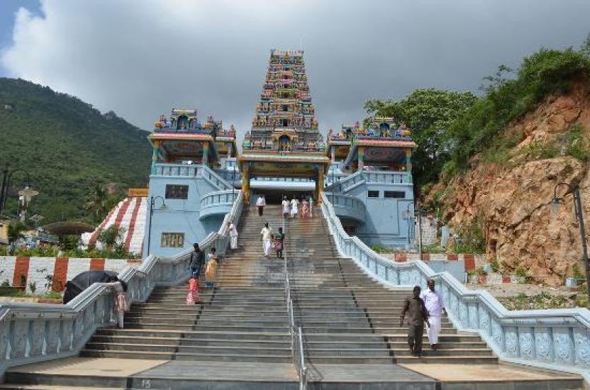 UpdatesChennai's tweet photo. Mobile phones banned in 52 temples across Tamil Nadu starting today including the Murugan temples in Vadapalani, Tiruttani, Kundrathur etc!! https://t.co/xNxr1DiZl3