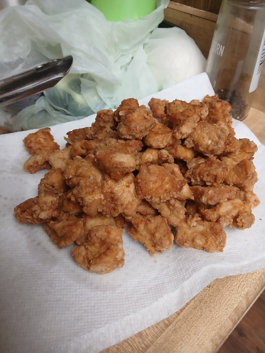 BrainlessEel480's tweet photo. Made a pan fried chicken with Buldak sauce. My wife and I finally were able to make a crispy enough crust. Corn starch was the secret apparently. https://t.co/s5oqK5tE6K