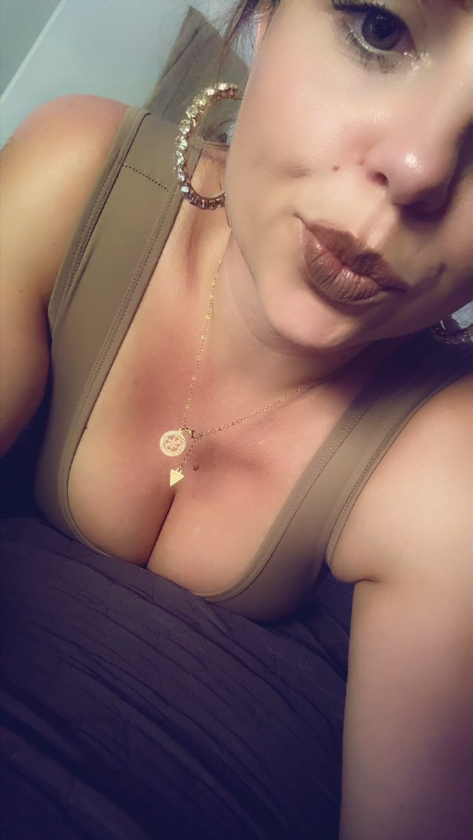 Lisaxoo2000's tweet photo. Guten morgen🔥 schau doch gerne alle Male bei meinem Onlyfans Account vorbei und lass heiße Liebe da 👅🔥 https://t.co/kYknvjjvcs
