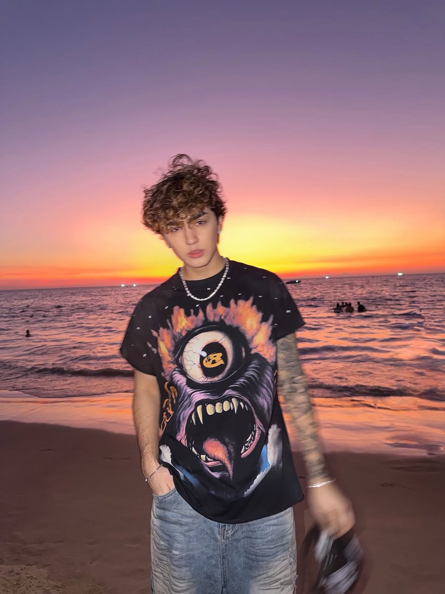 cullenZAwinteeh's tweet photo. ❤️‍🔥 / 🌅 https://t.co/8X0fgxp3JU