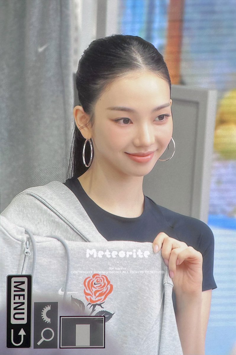 meteorite0411's tweet photo. 260901 KARINA NIKE STUDIO FLEECE  

#카리나 #Karina #에스파 #aespa
#KARINAxNike https://t.co/rnpp4RIOP6