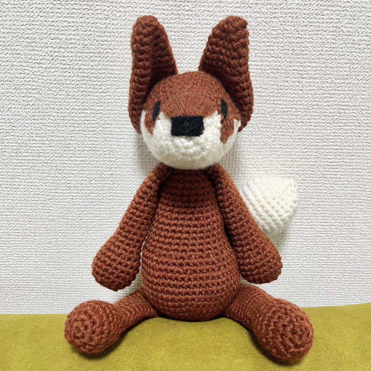 5hkaku's tweet photo. ハアハア まだ余裕あるからいっかー♪と呑気に羊さんを編んでいましたが、あれよあれよともう9月、ハーフバースデーの撮影日、一緒に撮りたかった本命のキツネさんをせっせと猛スピードで作成 なんとか間に合ったーー!これから撮影行ってきます…
#edsanimals https://t.co/JIIqlbXlJh