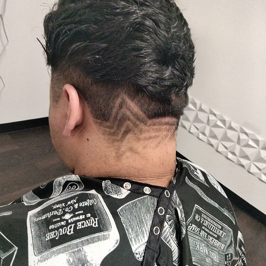 fael_A_S's tweet photo. When your client says, “Get creative. ” Freehand star power design work. https://t.co/ukXCLENPke
