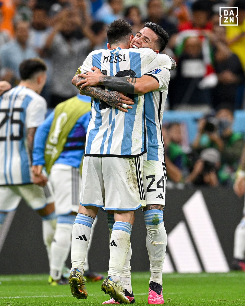 DAZNFootball's tweet photo. A sweet farewell message from Enzo Fernandez to Leo Messi 🥹💙

#internationalfootball https://t.co/5NmFX4L54S