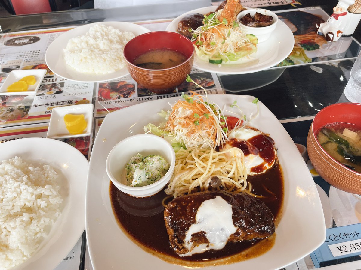 pcpc_yt's tweet photo. 彦根城まわって今回の旅は終わり！
毎日充実してて楽しい時間だった😊

あとランチで寄った洋食屋さんがすごく美味しいし店員さんの接客が本当に素敵だった✨
私も見習わないと！！

旅行中の連投失礼しました🙇‍♂️ https://t.co/OCCwQa2XRN
