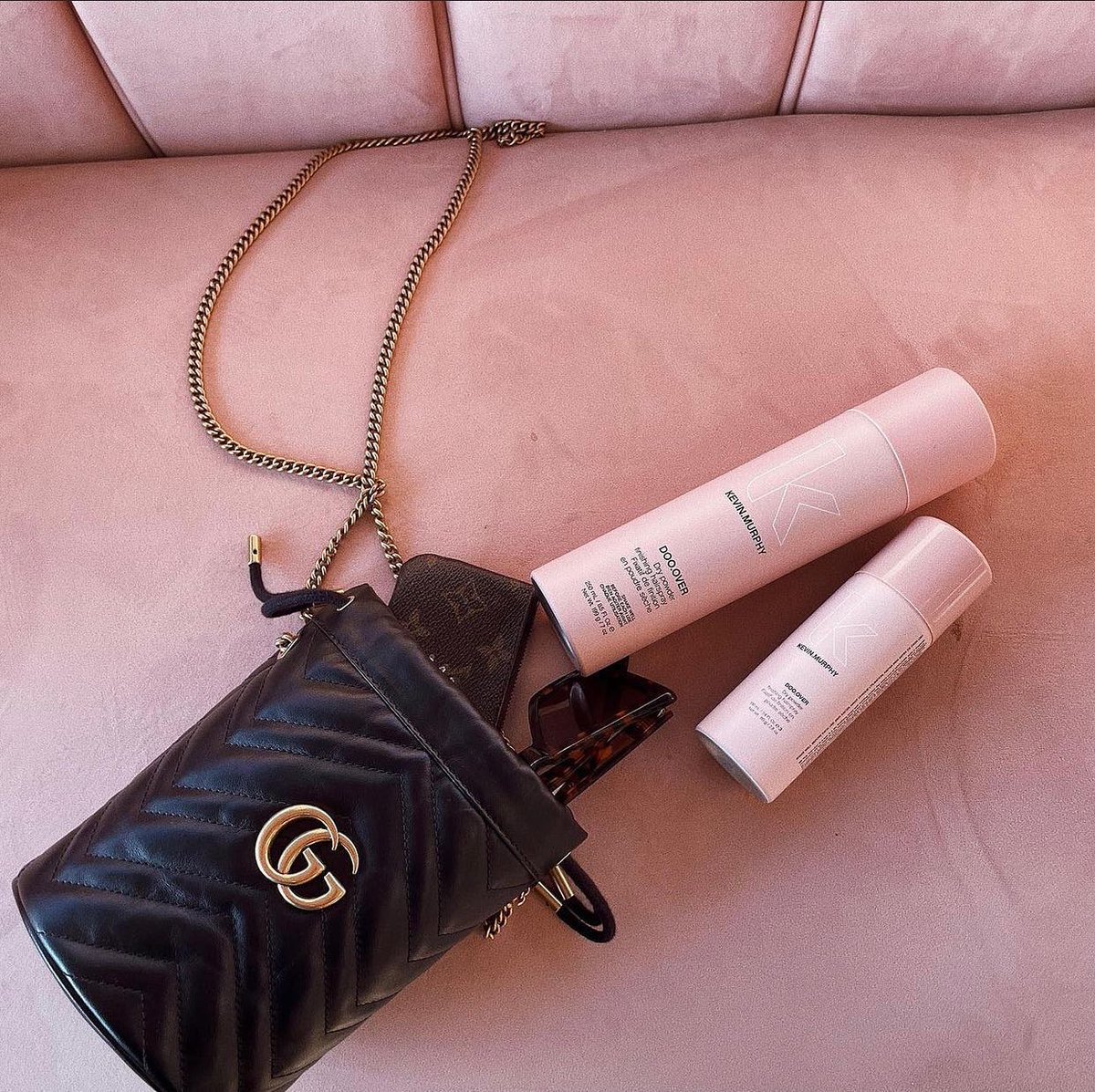 abreusoficial's tweet photo. The best dry powder, at least in our opinion... DOO. OVER by Kevin Murphy! https://t.co/LyYsZyjTia