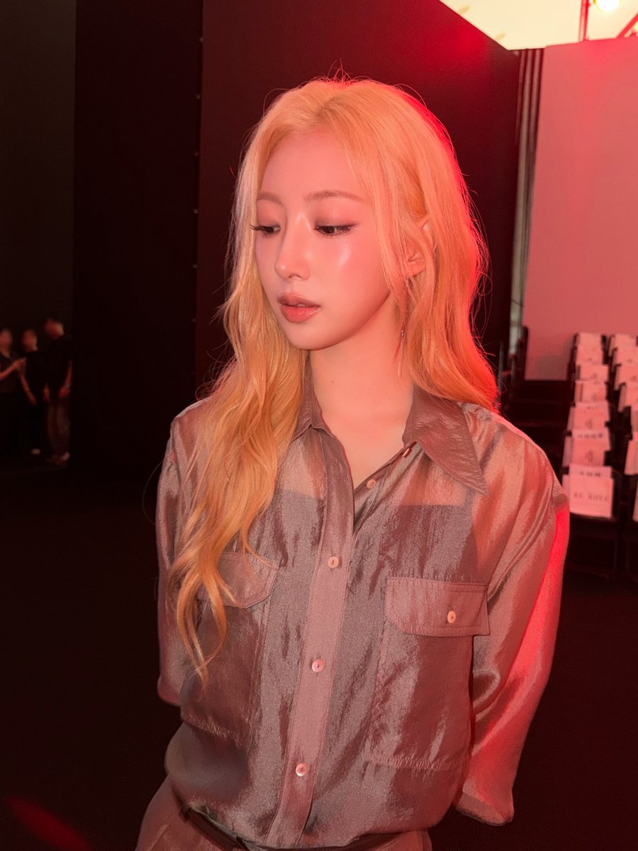 H1KEY_official's tweet photo. [🔮💗] RE RHEE 🤍 

#H1KEY #하이키 #ハイキー
#RIINA #리이나 #リイナ 
#GORUN #서울패션위크 #seoulfashionweek https://t.co/YYx6Vh78Hg