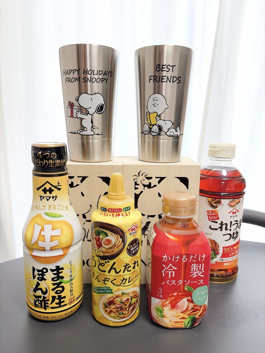 shiori__room's tweet photo. ヤマサ醤油公式様

ONE DISH，BETTER LIFEXキャンペーンでヤマサ醤油様の商品詰め合わせと可愛いスヌーピーのペアタンブラーをいただきました。使ってみたかった調味料ばかりでお料理をするのが楽しみです♡タンブラーも家族で大切にします✨

この度はありがとうございました🕊️ https://t.co/V80S6pNkrj