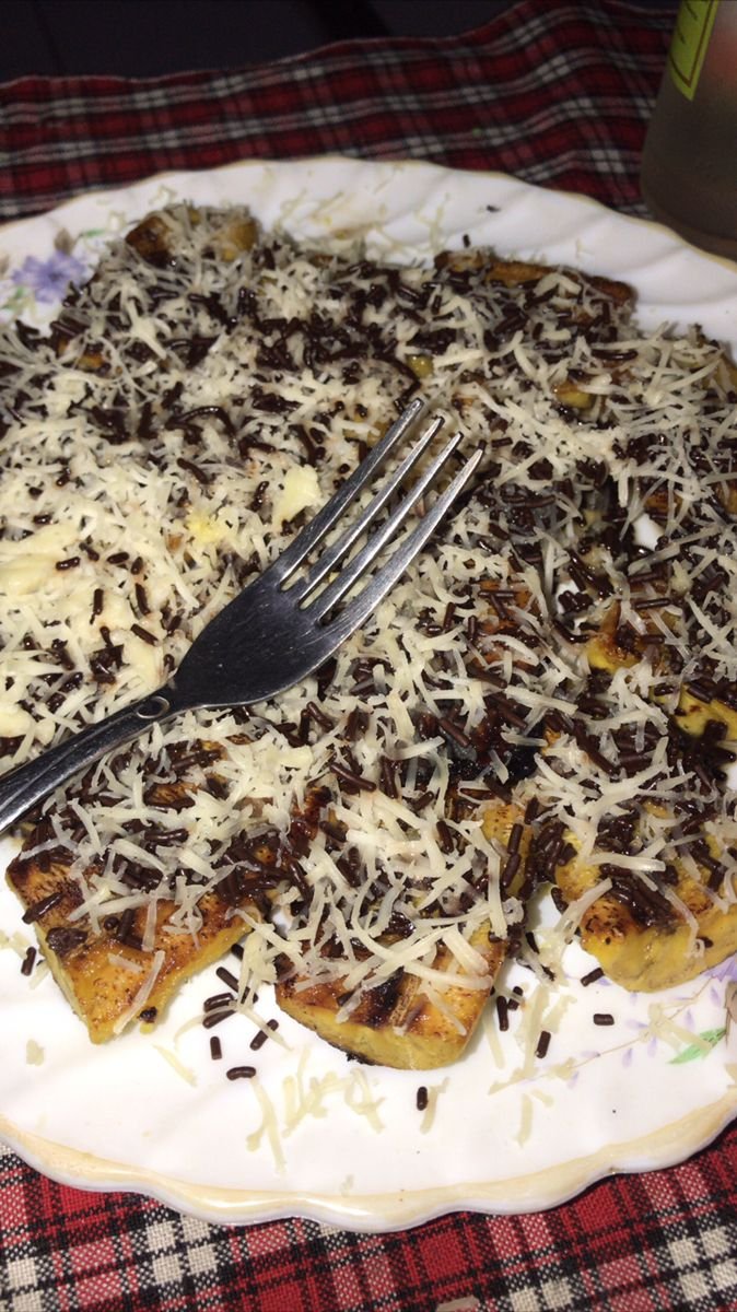 glxssie's tweet photo. Tim roti bakar atau pisang bakar? https://t.co/shqdbR2ngj