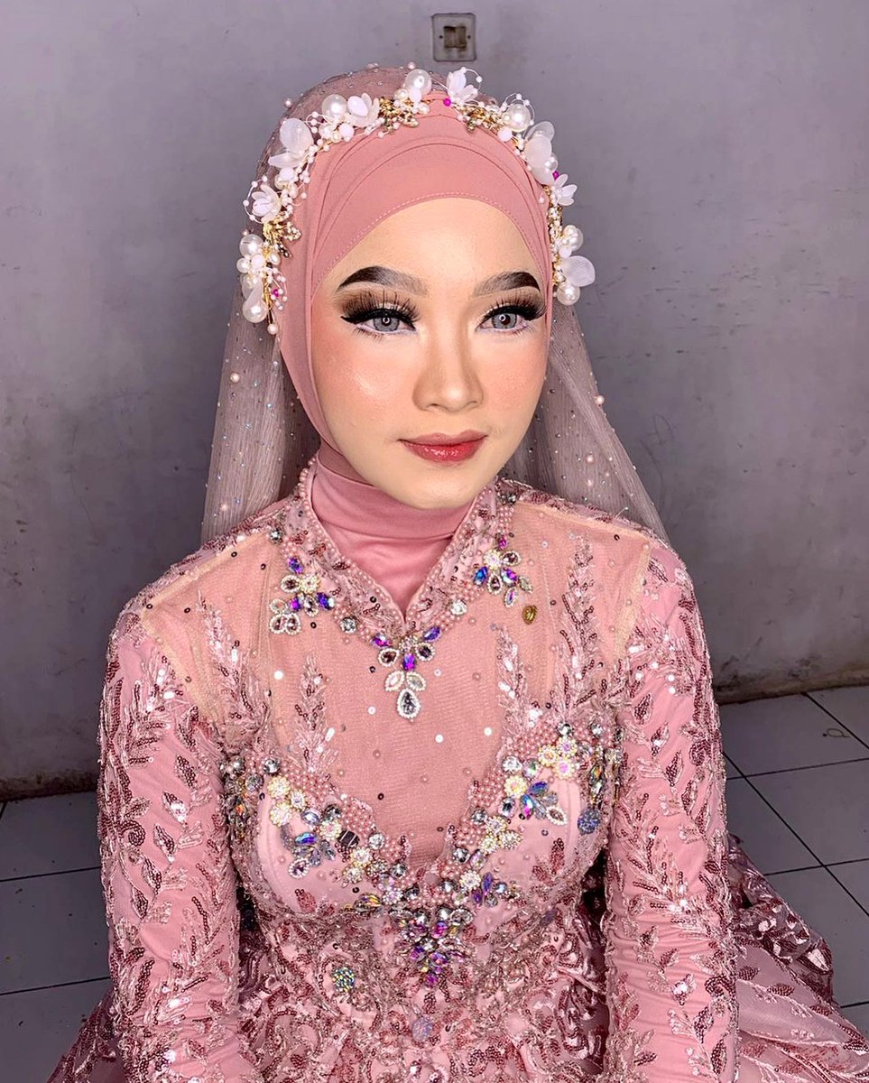 oliveirah78's tweet photo. Henna art by @att. tiat_hennaart 
Booking via WhatsApp: 087872894503 
No calls https://t.co/NciEp6h2mL
