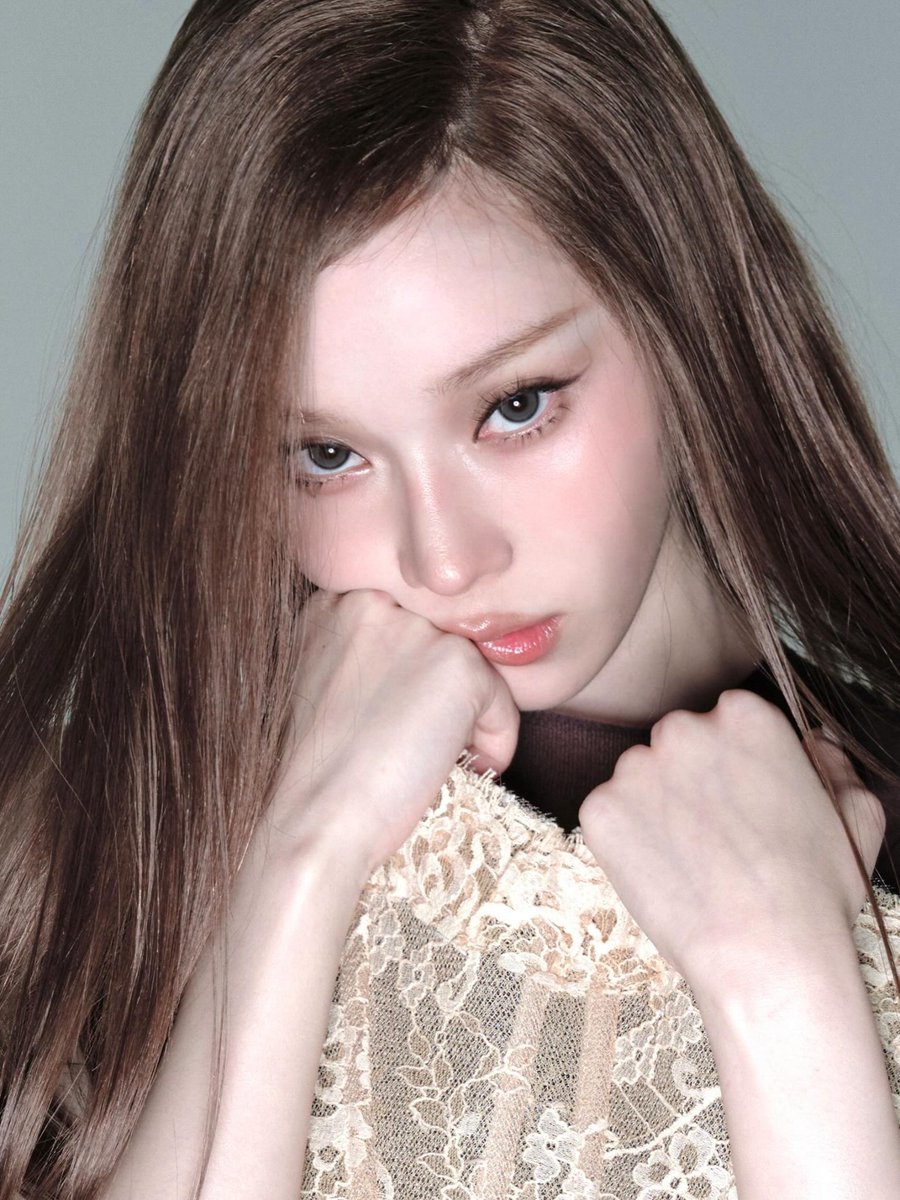 wintehrkim's tweet photo. she wears elegance like armor. eyes soft, yet fierce beneath the weight of silver. https://t.co/WMtOQK0u3c