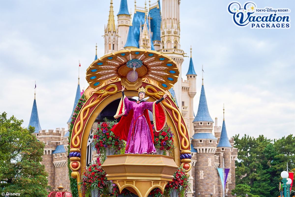 TDR_PR's tweet photo. 🎃バケーションパッケージで事前予約がおすすめ🎃

9月16日から10月31日、今年も「ディズニー・ハロウィーン」がやってくる！
東京ディズニーランド®「ザ・ヴィランズ・ハロウィーン“Into the Frenzy”」 をもっとそばで感じられる専用鑑賞席が新たに選べるようになりました♪
 
この時期ならではの楽しみ方がいっぱいのパーク✨
あなたはどんな「ディズニー・ハロウィーン」を過ごしたい？

https://t.co/Ca8SNLdaSy
